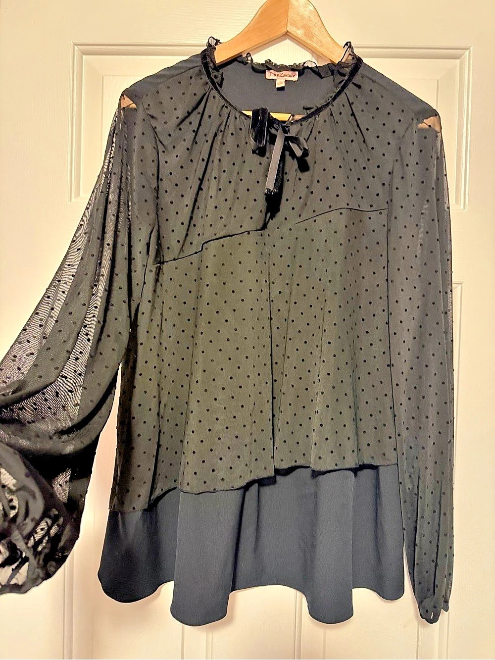 Juicy Couture Polka Dot Blouse in Black Size Large Like New